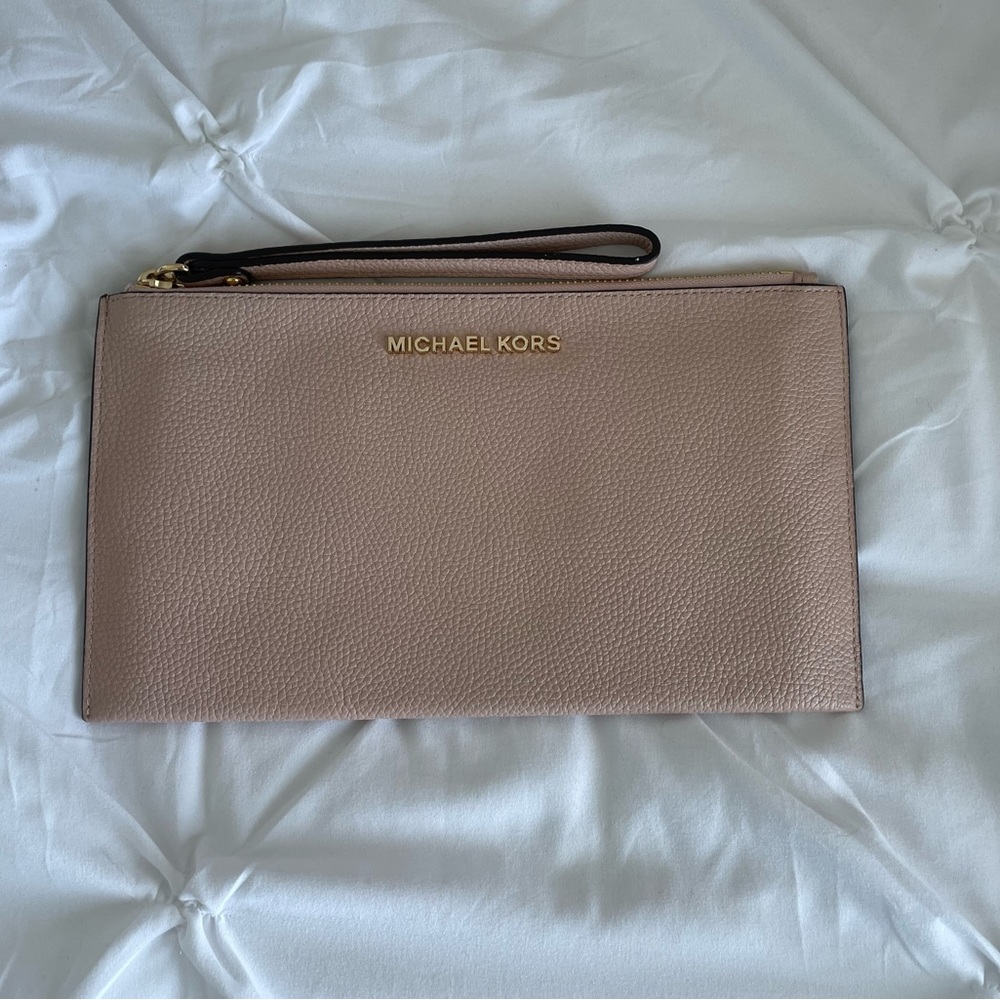 Michael Kors wristlet perfect condition never used